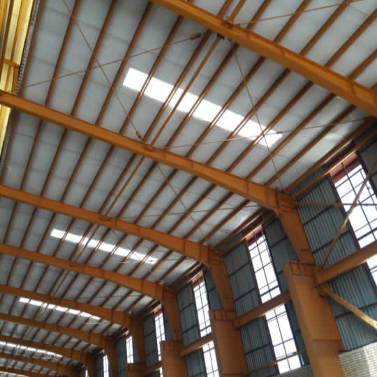 اجرای سقف شیروانی ورق ذوزنقه در کارخانه فولاد مبارکه